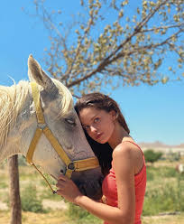 2 395 Begenme 22 Yorum Instagram Da Gozde Cakir Gozdecakkir Tanistirayim Bu Gul Scenes Couple Photos Photo