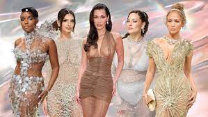 Naked Dress: Alles, was du über den viralen Fashion-Trend wissen musst |  GLAMOUR