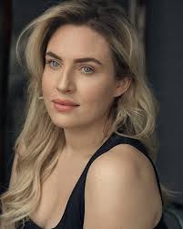 Louisa Sexton's Instagram, Twitter & Facebook