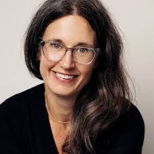 Amy Somers's Instagram, Twitter & Facebook