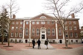 Unlike other ivy league presidents, penn president amy gutmann will not take a pay cut for this academic year, instead opting to take a pay freeze. Ivy League Presidents Take Pay Cuts Up To 25 In Crisis Bloomberg