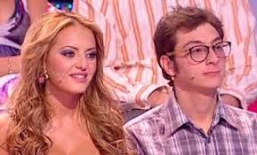 Quest'anno non sarà enrico papi a presentare il programma, come nelle due edizioni precedenti. Ve Li Ricordate Loro Sono Elena Morali E Fulvio De Giovanni Coppia De La Pupa E Il Secchione Da Quell Edizione Sono Passati 7 Anni E Oggi Li Ritroviamo Cosi Lei Sempre Bellissima