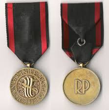 Mcc medale polski producent medali na zamówienie tysiące zrealizowanych projektów i lata doświadczeń sprawdź naszą ofertę! Krzyz I Medal Niepodleglosci Wikipedia Wolna Encyklopedia