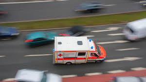 Bei ambulanter behandlung in einer praxis, im mvz oder im krankenhaus dürfen krankenbeförderungen in der regel nicht verordnet werden. Krankentransporte Viele Patienten Mussen Stunden Warten Nurnberg Nordbayern