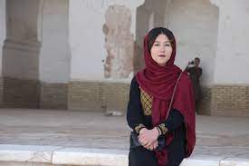La ong amnistía internacional (ai) ha pedido este lunes actuar decisivamente para evitar una tragedia mayor en afganistán, después de que los talibán hayan conquistado la capital, kabul, y. Fatima La Unica Mujer Que Es Guia De Turismo En Afganistan
