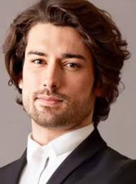 Zinedine Zidane Can't Believe Bale's Hair😂 Maybe That's Why He's Not A Fan  Of Him😂🕵🏾‍♂️ #NMT🇿🇲