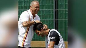 Fatih terim, arda turan'ın performansından bağımsız olarak konuştuğunu dile getirerek, burada performansından, fiziğinden, tekniğinden, sahadaki hareketlerinden bahsetmiyoruz. Arda Turan Dan Galatasaray Aciklamasi Bir Faydamiz Dokunacaksa Her Zaman Orada Oluruz