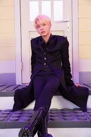 Blue hour (5시 53분의 하늘에서 발견한 너와 나) is the title track recorded by txt (tomorrow x together) in their third mini album 'minisode1. Update Txt Unveils Preview Of Songs On New Mini Album Minisode1 Blue Hour Soompi