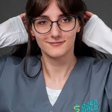 Anna Hopp's Instagram, Twitter & Facebook