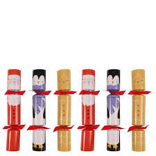 These christmas crackers from hallmark may be value for money at under a tenner, but they're anything but basic. Luxury Christmas Crackers The Best Christmas Crackers For 2020