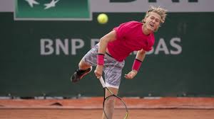 Korda is guaranteed to face a qualifier after overcoming de minaur, with china's zhizhen zhang or france's antoine hoang up next. Sebastian Korda Advances At French Open While Sisters Roll On Lpga
