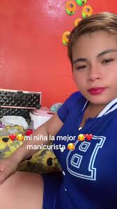 Keyrin Cornejo: Fiesta y en Vivo con Manicurista