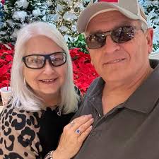 🌿🍽️ Sophie's Café: Before & After! 🍽️🌿 This week's episode of Hometown  Takeover, "An Extra Seat at the Table," was absolutely incredible! 🙌 Ben &  Erin Napier, alongside HGTV star Veronica Valencia,