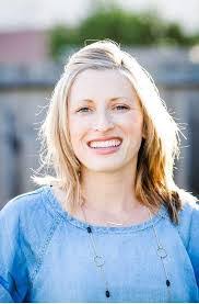 Jennifer Byer's Instagram, Twitter & Facebook