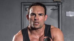 Award-winning personal trainer to Hollywood A-listers warns 'normal people'  against copying extreme workouts and diets