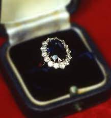 Princess Diana S Engagement Ring If A Man Tries To Propose To Me Without A Ring Th Princess Diana Engagement Ring Royal Engagement Rings Diana Engagement Ring