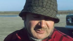 Pape à Iqaluit : des Inuit réclament justice contre des prêtres accusés,  mais protégés