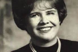 Kelly Farris's Instagram, Twitter & Facebook