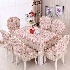 Pin De Dessi Adriani Em Christmas Table Cloth Capas Para Cadeira De Cozinha Artesanato Para Cozinha Toalhas De Mesa