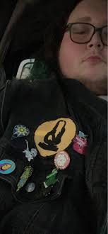 Is there a right or wrong way to wear pins