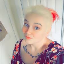 Jenna Seaman's Instagram, Twitter & Facebook