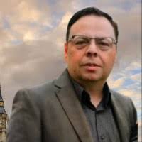 60+ perfiles de «Eli Daniel»