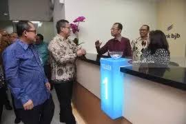 Bank bjb mengeluarkan promo inovasi produk bjb musisi (makin untung asuransi dan provisi) sebagai persembahan tandamata kepada para nasabah. Bank Bjb Bidik Nasabah Wilayah Surabaya Antara News Jawa Timur