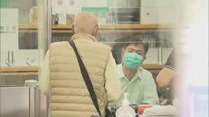 首批100萬劑 科興疫苗 早前已抵港，明（23日）起接受預約，市民可登入網站 www.covidvaccine.gov.hk ， 透過24小時網上系統預約。 biontech疫苗亦將於本月底運抵，市民可按不同社區 疫苗接種 中心提供的疫苗種類而選擇接種。 政府已採購3款新型冠狀病毒疫苗，包括 科興「克爾來福」疫苗 、復星醫藥/德國. Katlbfquibeqnm