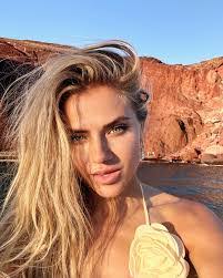 Bailey Kimbell's Instagram, Twitter & Facebook