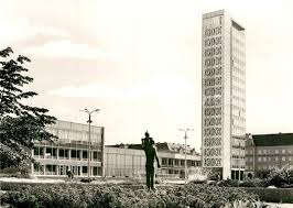 Haus der kultur und bildung (house of culture and education), neubrandenburg: Ak Ansichtskarte Neubrandenburg Haus Der Kultur Und Bildung Hochhaus Kat Neubrandenburg Nr Kc79592 Oldthing Ansichtskarten Mecklenburg Vorpo