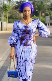 Modèles de robes en pagne 2020. Pin By Merry Loum On Tuniques Robes Africaines W African Fashion African Fashion Ankara Chitenge Outfits