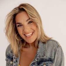 Aly Fernandez's Instagram, Twitter & Facebook