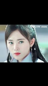 The scheming girl purposely trips her! 😈💢#chinesedrama #fantasy #romance  #drama #古裝