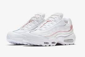 Nike S Triple White Air Max 95 Gets A Remix Zapatos Dama Zapatos Moda Femenina