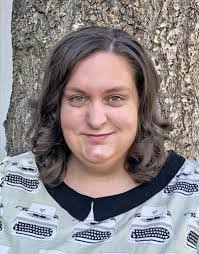 Beth Hudson's Instagram, Twitter & Facebook