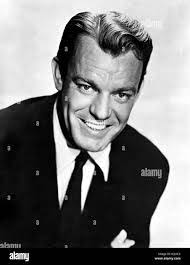 Walter Okeefe's Instagram, Twitter & Facebook