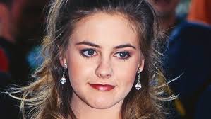 Browse 8,188 alicia silverstone stock photos and images available, or start a new search to explore more stock photos and images. Warum Alicia Silverstone Von Ihren Eltern Emanzipiert Wurde News24viral