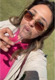 Carla Robles (@carlaa.robles)