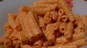 Gli ingredienti di questo piatto, le salsicce e la panna, sono tra i più amati dai bambini. Ricetta Delle Penne Alla Panna