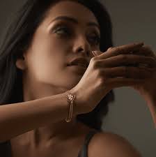 Lắc tay mắc xích vàng 18k biểu tượng của sự sang trọng và đẳng cấp