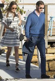 Pippa middleton ретвитнул(а) braydenz media afric. Kate Middleton And Pippa Middleton Have Worn Kate Spade Dresses Pippa Middleton Celebrity Maternity Style Pippa And James
