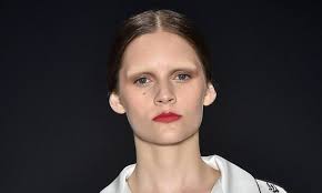 Resultado de imagem para maquiagem 2017 tendencia