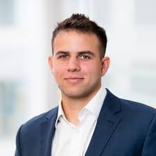 Happy to say I've been promoted to Principal Solutions Consultant at  Bloomreach! Thank you to everyone who I've had the pleasure to work with  and has helped me reach this career milestone.