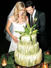 Celebrity Wedding Kaitlin Olson Rob Mcelhenney Celebrity Weddings Green Wedding Cake Wedding Cake Pictures