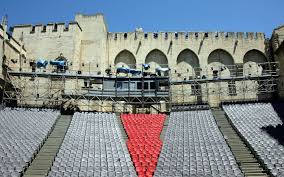 **la divine comédie de dante (extraits)** traduction : Festival D Avignon Pourquoi Une Piece En Japonais En Ouverture Le Parisien
