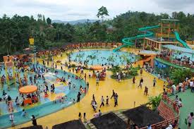 Bring the whole family for a fun filled day at waterbom bali, the best waterpark in asia 2017 and enjoy bug savings by booking online tickets on klook. Wisatawan Tumpah Ruah Kunjungi Lembah Hijau Antara News Lampung