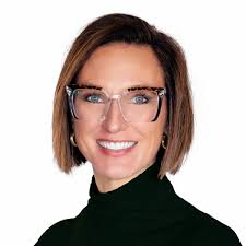 Keri Roark's Instagram, Twitter & Facebook