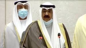 نهنئ سمو ولي العهد الشيخ مشعل الأحمد على هذه الثقة الرفيعة، ونبايع صاحب السمو الأمير الشيخ نواف الأحمد على السمع والطاعة، سائلين المولى عز وجل أن يحفظ سموهما ويمدهما بعونه. Ø§Ù„ÙƒÙˆÙŠØª ÙˆÙ„ÙŠ Ø§Ù„Ø¹Ù‡Ø¯ Ø§Ù„Ø´ÙŠØ® Ù…Ø´Ø¹Ù„ Ø§Ù„Ø£Ø­Ù…Ø¯ Ø§Ù„Ø¬Ø§Ø¨Ø± Ø§Ù„ØµØ¨Ø§Ø­ ÙŠØ¤Ø¯ÙŠ Ø§Ù„ÙŠÙ…ÙŠÙ† Ø§Ù„Ø¯Ø³ØªÙˆØ±ÙŠØ© Ø£Ù…Ø§Ù… Ø§Ù„Ø¨Ø±Ù„Ù…Ø§Ù†