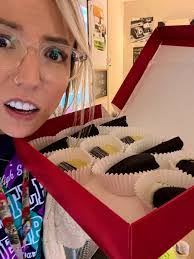 Lauren Teeter's Instagram, Twitter & Facebook