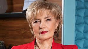 Kárpáti péter)berényi bandi (mile tamás zoltán)berényi claudia (ábrahám edit)berényi dani (váradi zsolt)berényi kata (juga veronika). Vegleg Visszater A Baratok Kozt Egykori Alapszereploje Sorozatwiki